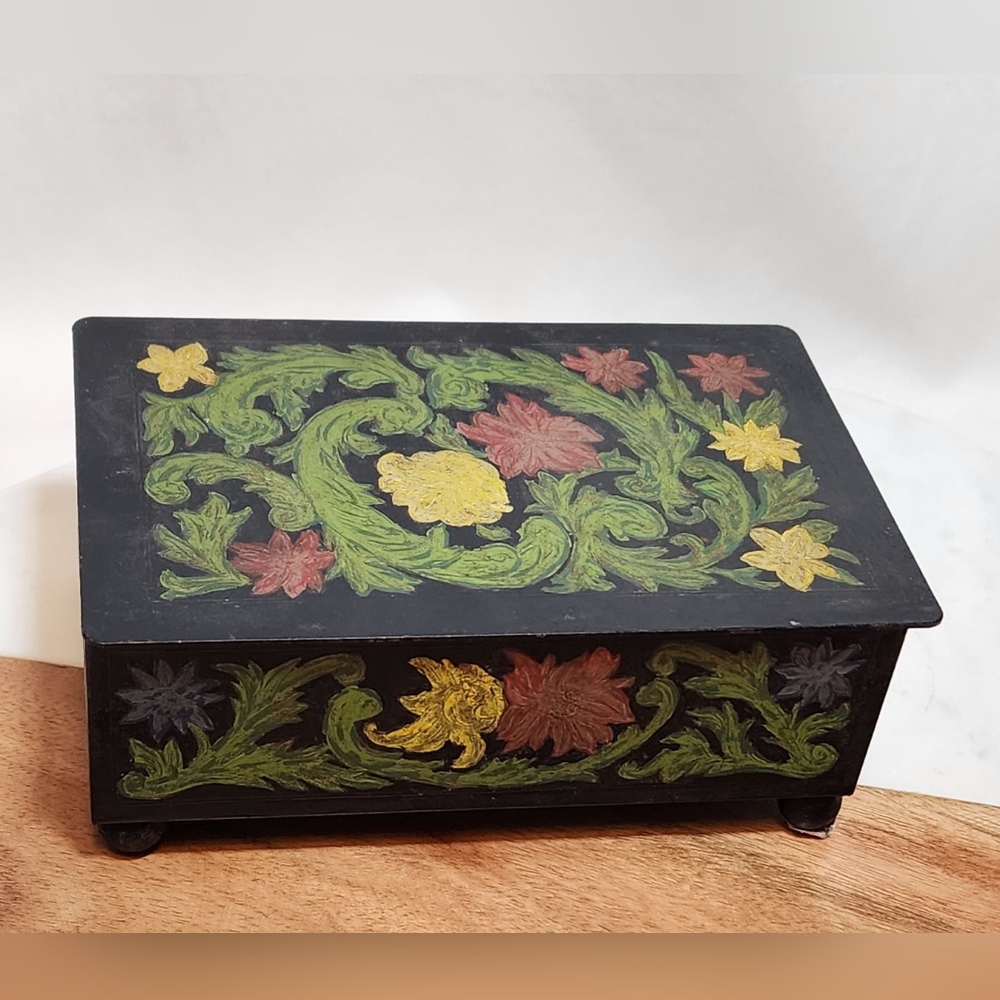 Vintage Black Toleware Box – Hand Painted Floral Pattern